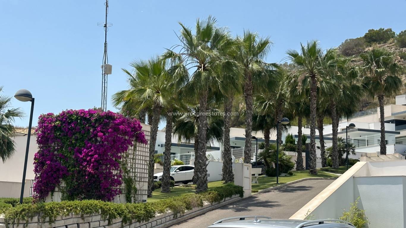 Resale - Villa - San Miguel de Salinas