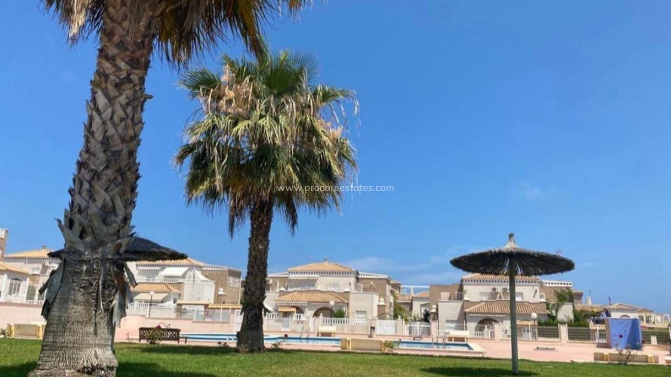 Resale - Villa - Torrevieja - Acequion