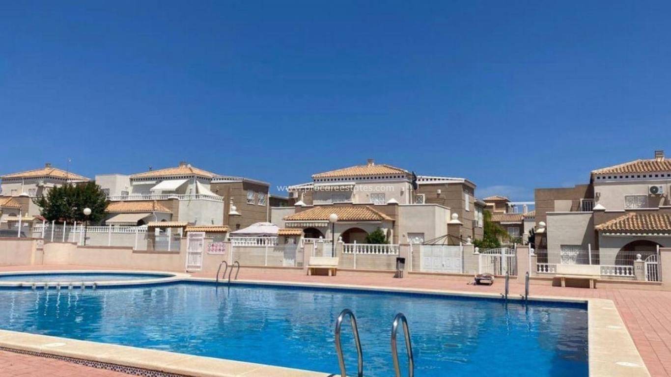 Resale - Villa - Torrevieja - Acequion