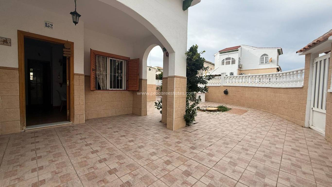 Resale - Villa - Torrevieja - Acequion