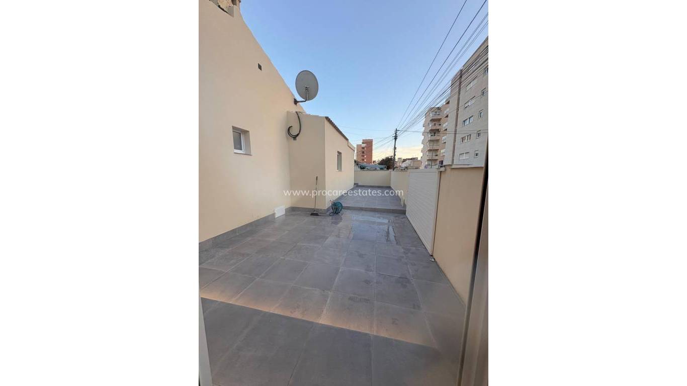 Resale - Villa - Torrevieja - Acequion