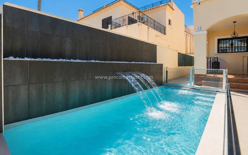 Resale - Villa - Torrevieja - Aguas Nuevas