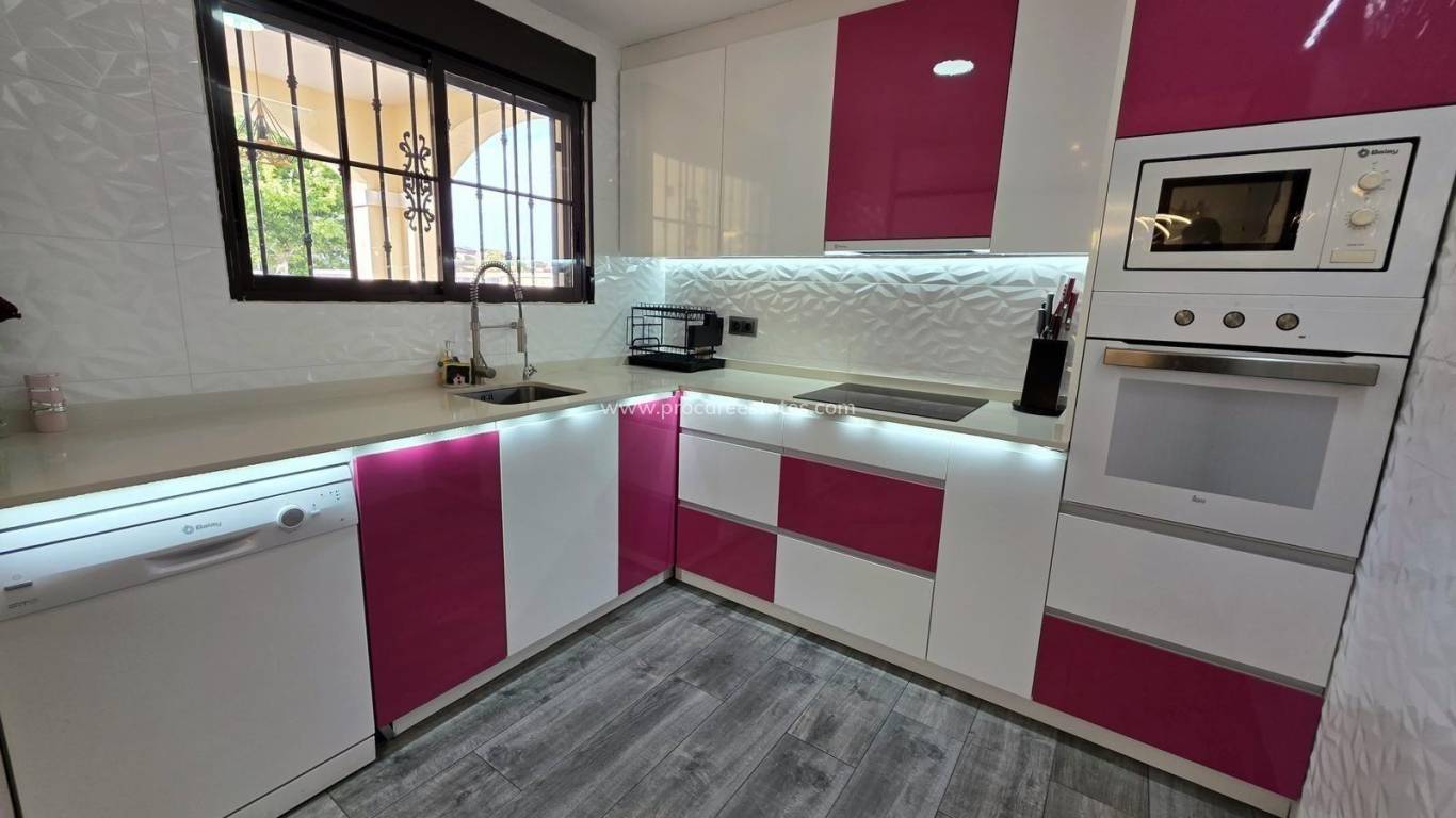 Resale - Villa - Torrevieja - Aguas Nuevas