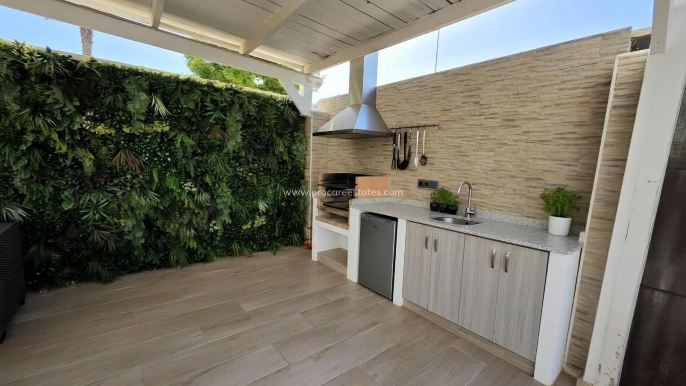 Resale - Villa - Torrevieja - Aguas Nuevas