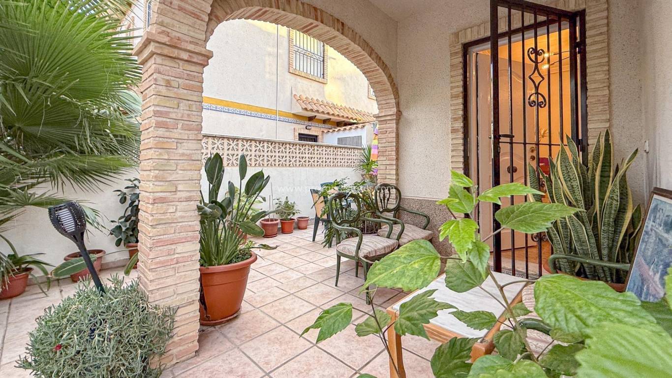 Resale - Villa - Torrevieja - Cabo Cervera