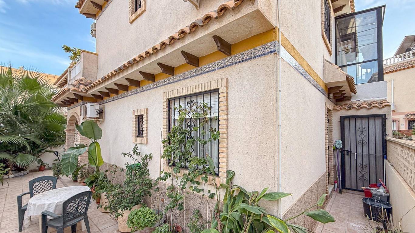 Resale - Villa - Torrevieja - Cabo Cervera