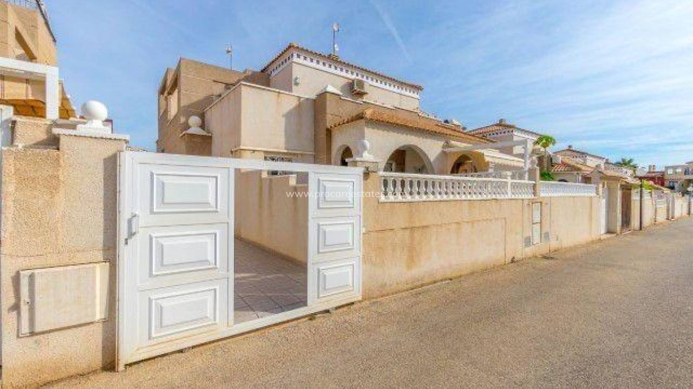 Resale - Villa - Torrevieja - Cabo Cervera