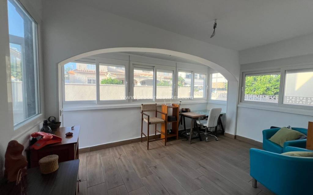 Resale - Villa - Torrevieja - Cabo Cervera