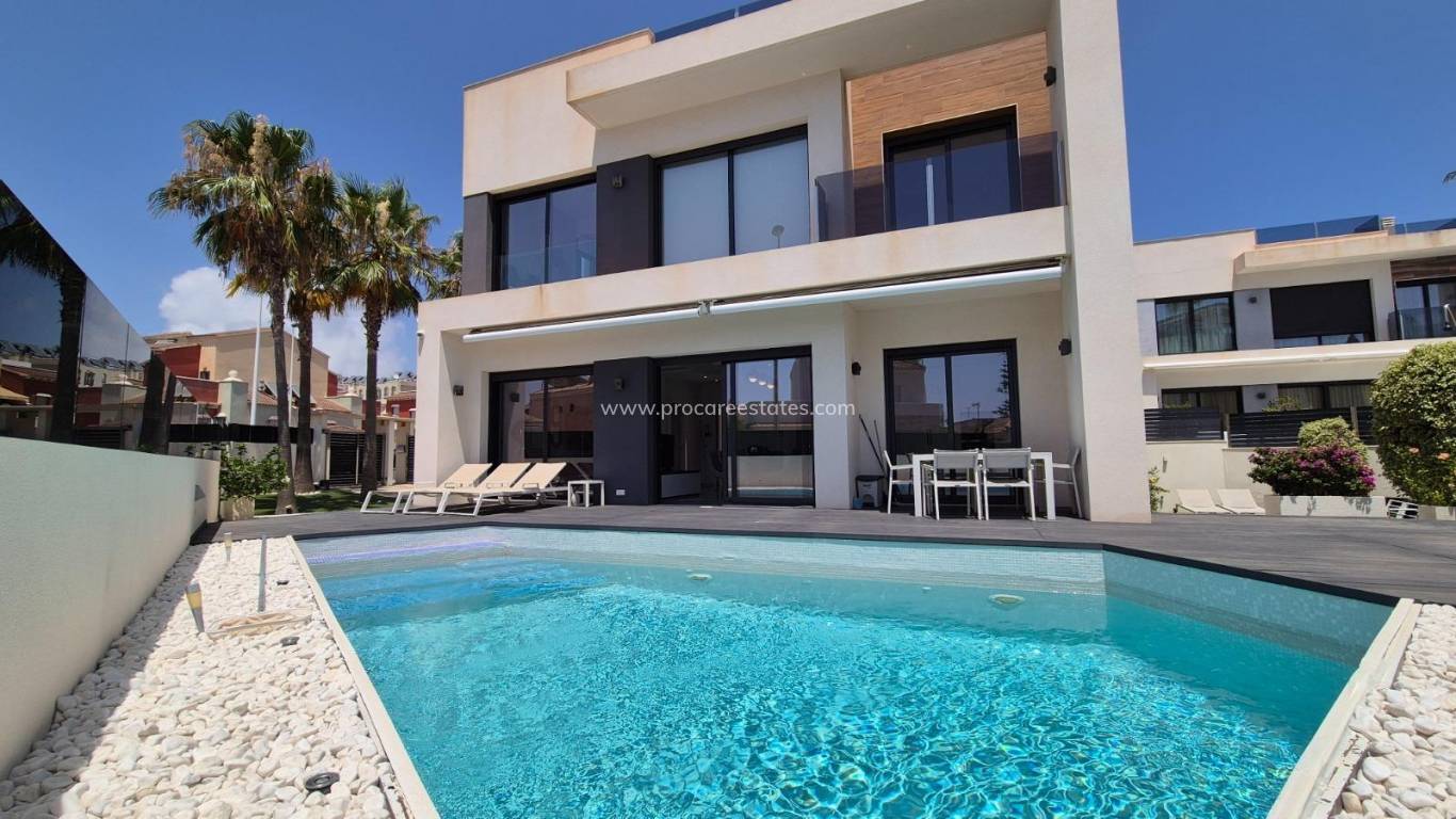 Resale - Villa - Torrevieja - Cabo Cervera