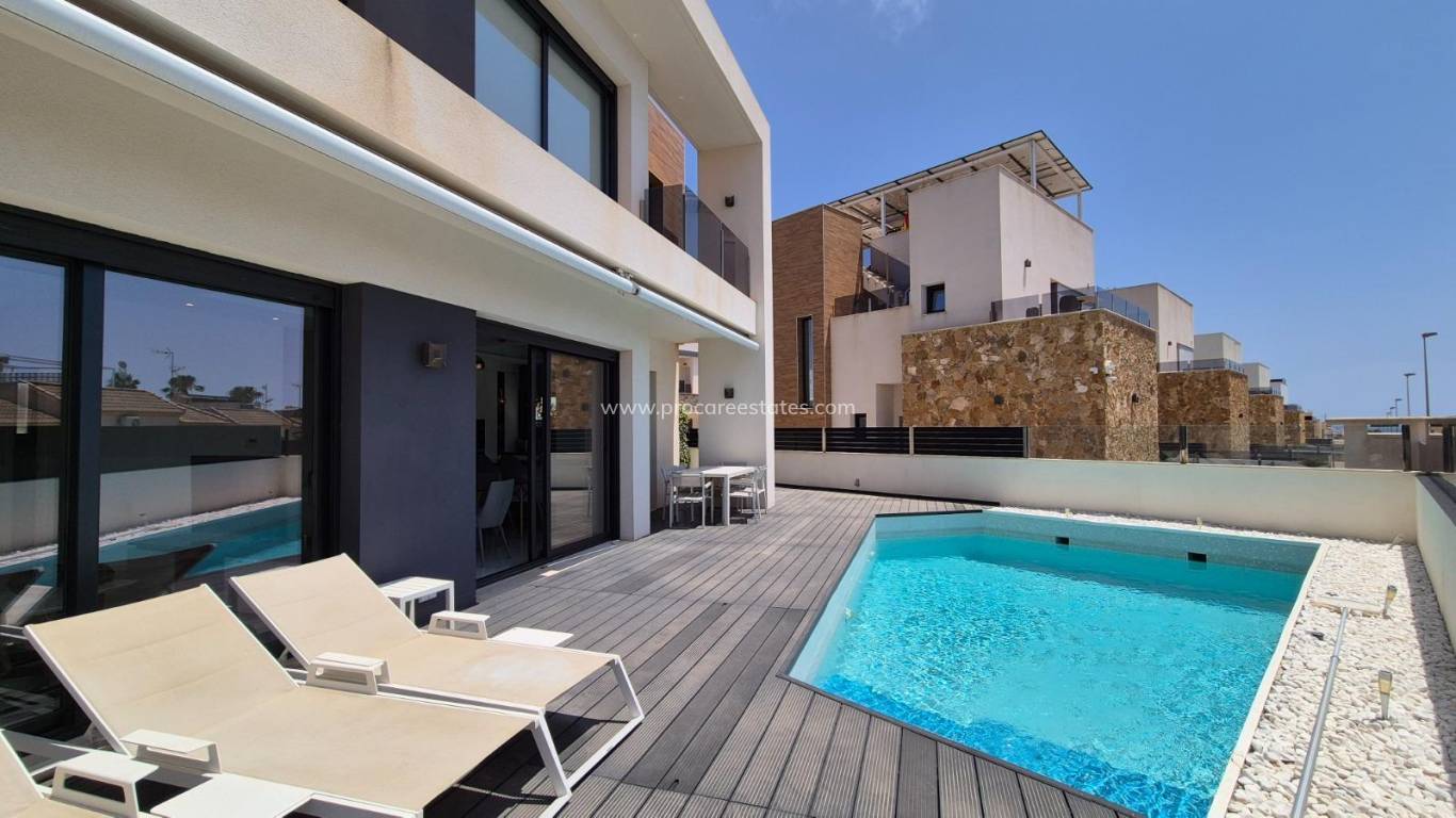 Resale - Villa - Torrevieja - Cabo Cervera