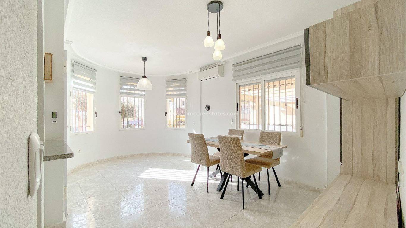 Resale - Villa - Torrevieja - Cañada del Molino