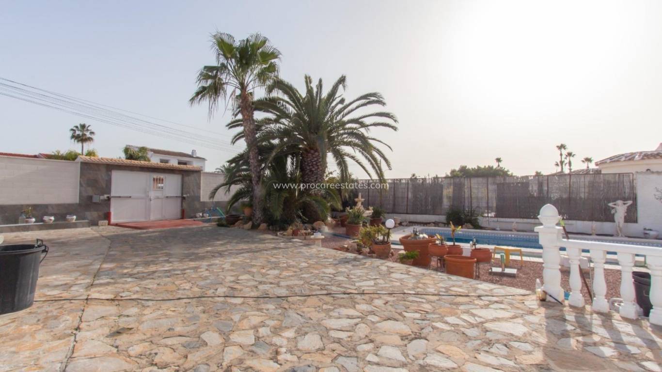 Resale - Villa - Torrevieja - El Chaparral