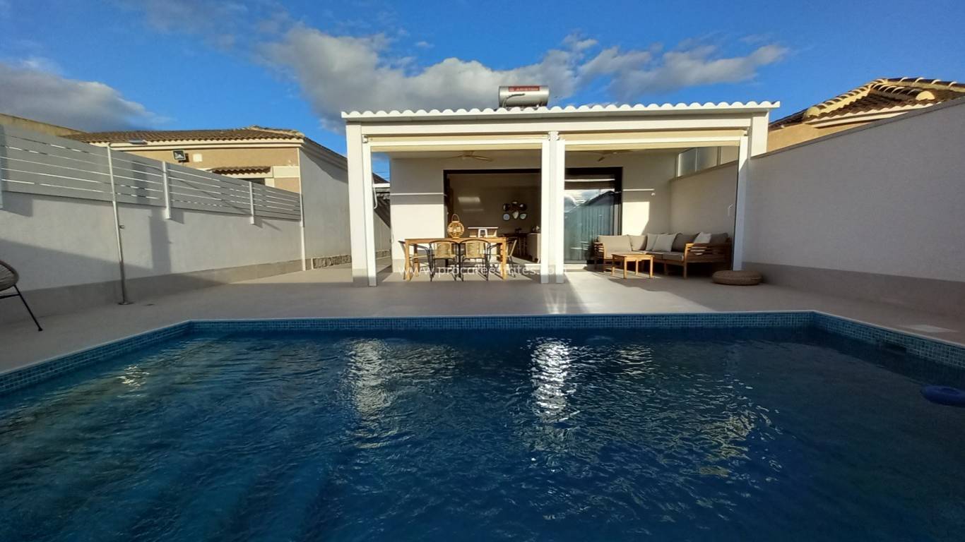 Resale - Villa - Torrevieja - El Chaparral