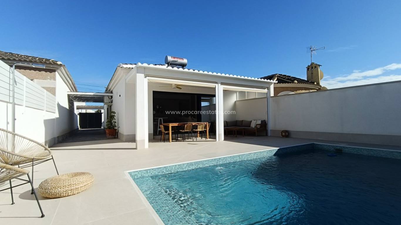 Resale - Villa - Torrevieja - El Chaparral