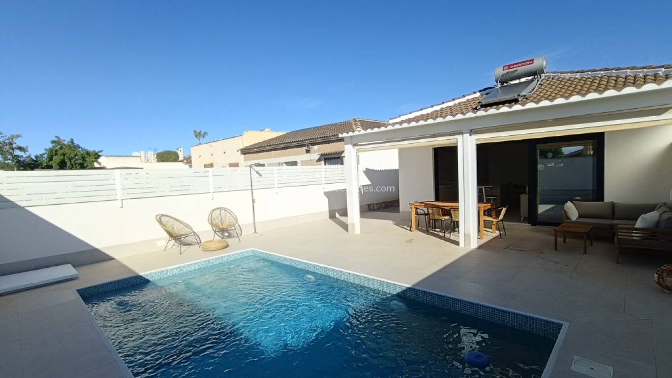 Resale - Villa - Torrevieja - El Chaparral