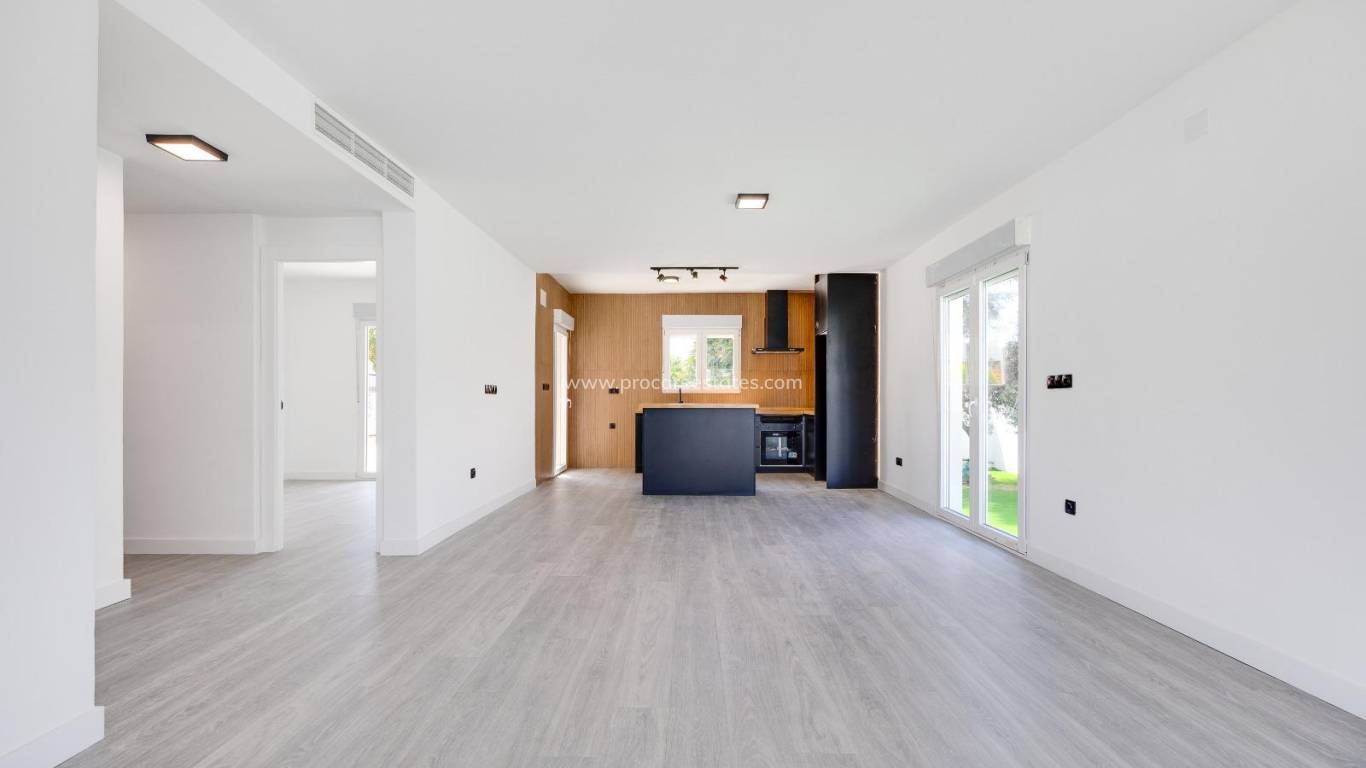 Resale - Villa - Torrevieja - El Chaparral