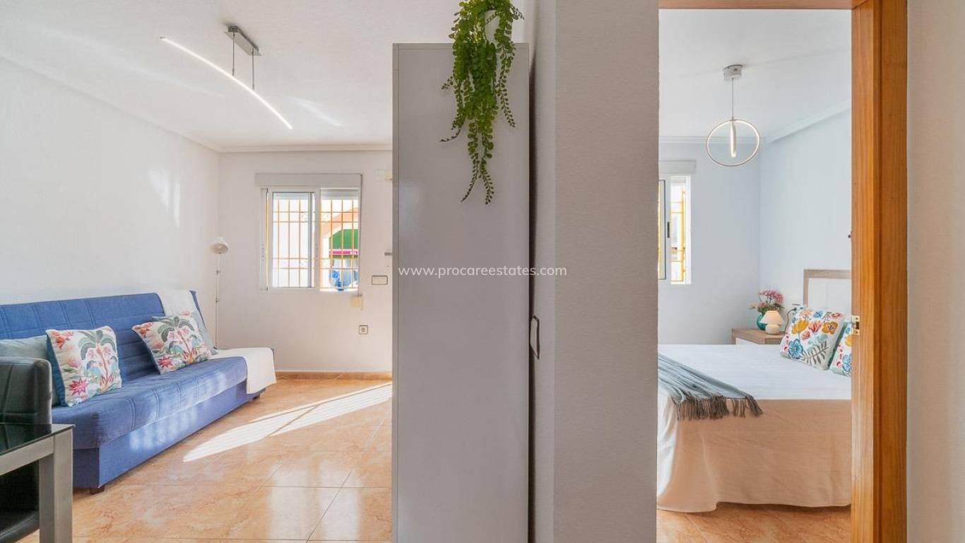 Resale - Villa - Torrevieja - El Chaparral