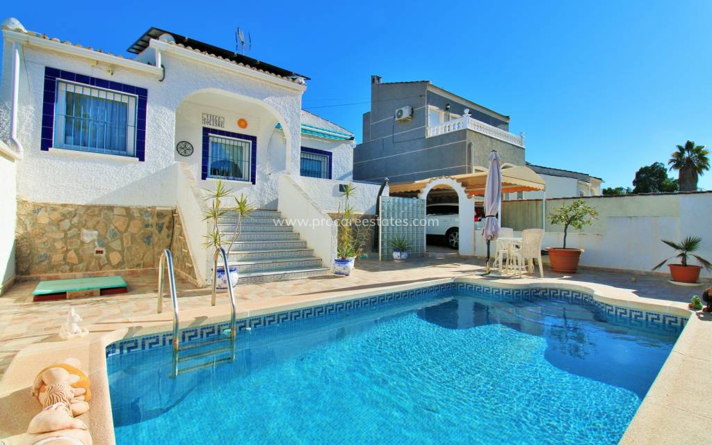 Resale - Villa - Torrevieja - El Chaparral