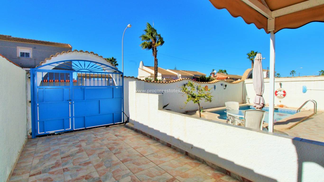 Resale - Villa - Torrevieja - El Chaparral