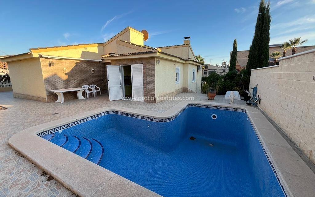 Resale - Villa - Torrevieja - Eliseos playa