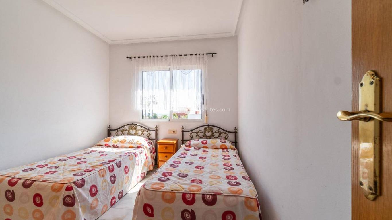 Resale - Villa - Torrevieja - La Mata