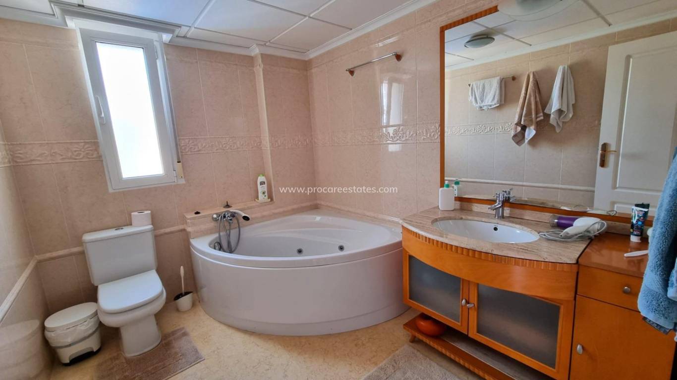 Resale - Villa - Torrevieja - La Mata