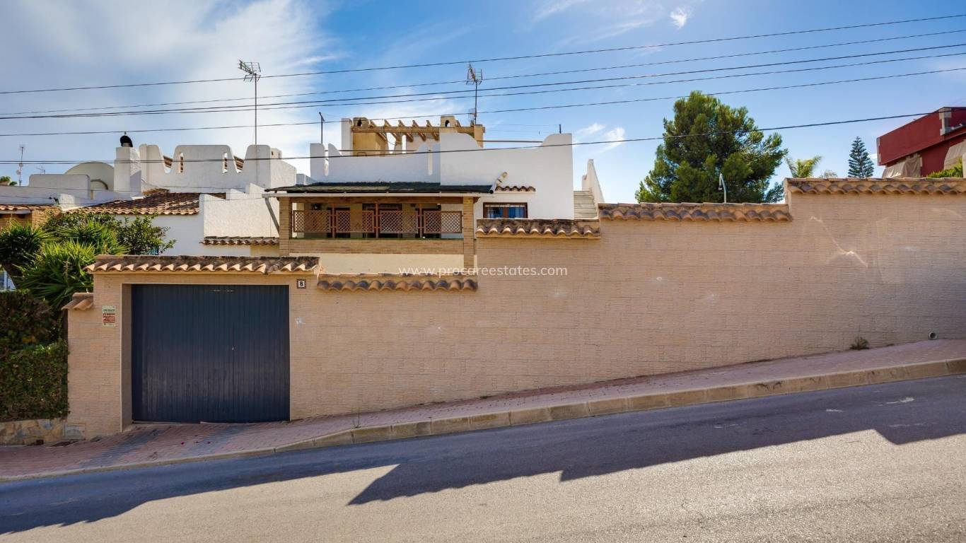 Resale - Villa - Torrevieja - La Siesta - El Salado - Torreta