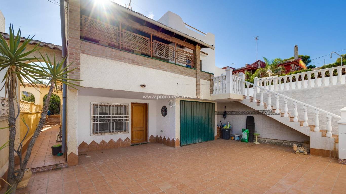 Resale - Villa - Torrevieja - La Siesta - El Salado - Torreta