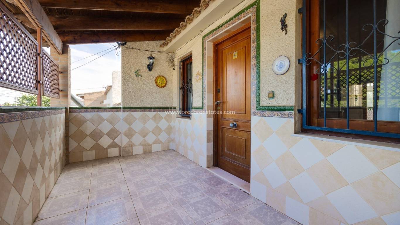 Resale - Villa - Torrevieja - La Siesta - El Salado - Torreta