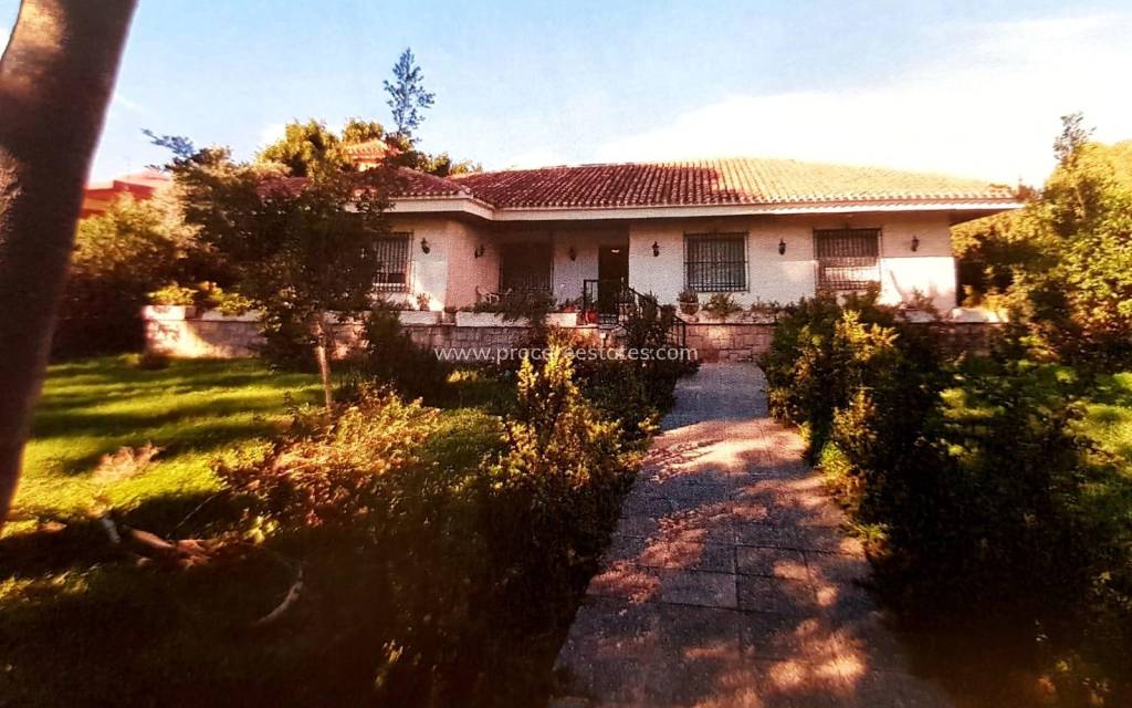 Resale - Villa - Torrevieja - La Siesta - El Salado - Torreta