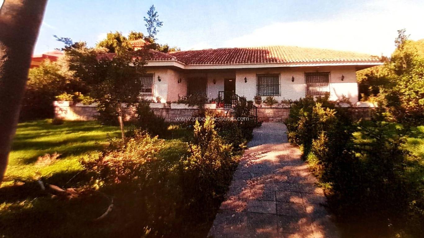 Resale - Villa - Torrevieja - La Siesta - El Salado - Torreta
