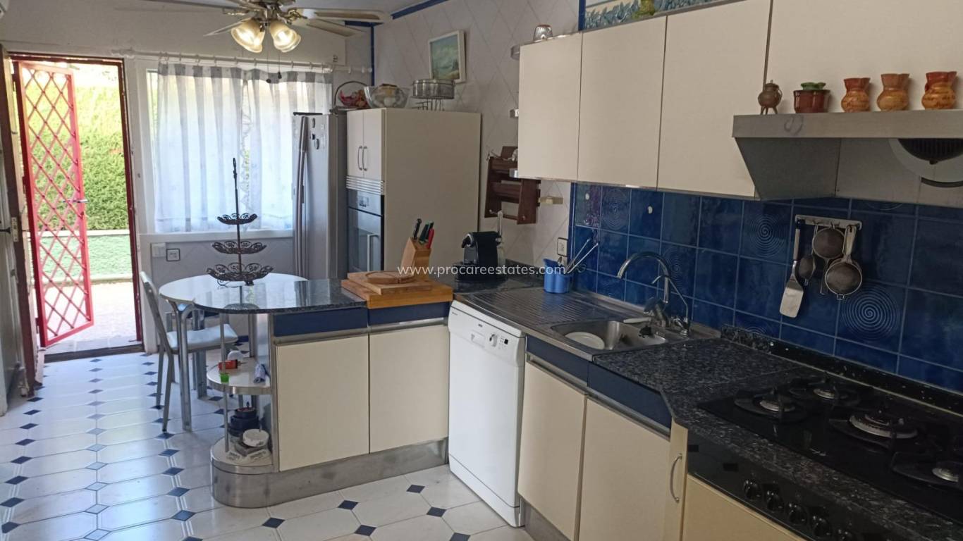 Resale - Villa - Torrevieja - La Siesta - El Salado - Torreta