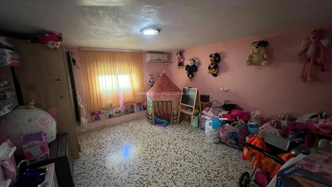 Resale - Villa - Torrevieja - La Siesta - El Salado - Torreta
