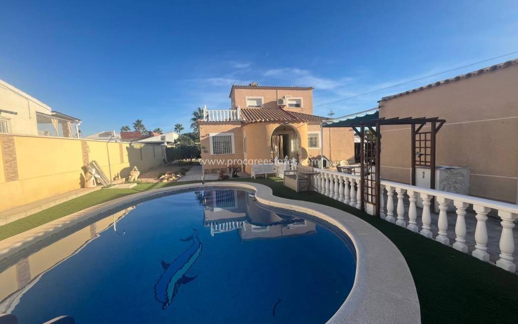 Resale - Villa - Torrevieja - La Siesta - San Luis