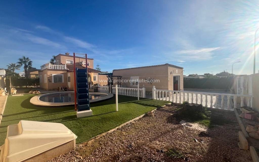 Resale - Villa - Torrevieja - La Siesta - San Luis