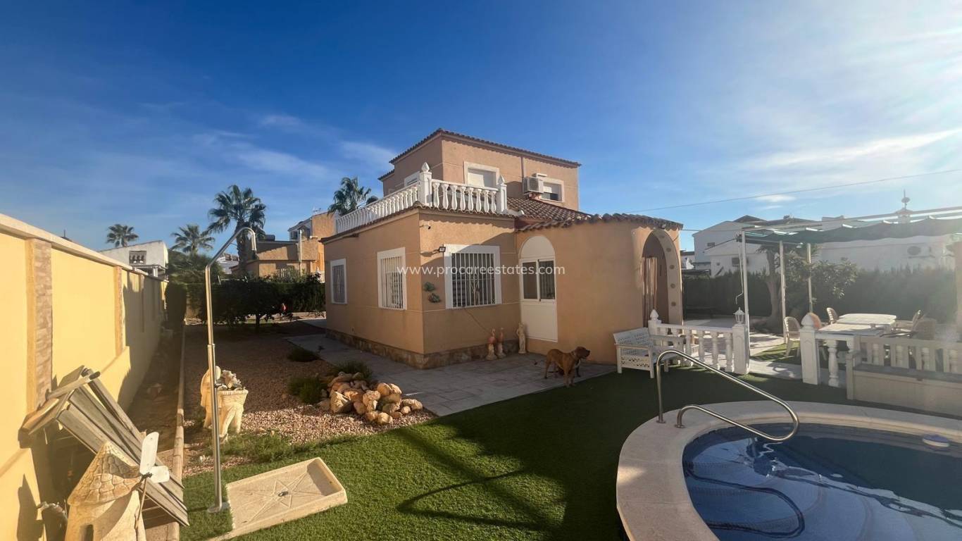 Resale - Villa - Torrevieja - La Siesta - San Luis