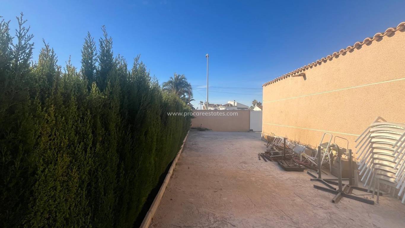 Resale - Villa - Torrevieja - La Siesta - San Luis