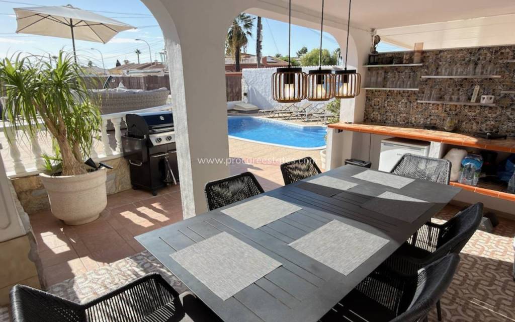 Resale - Villa - Torrevieja - La Siesta - San Luis