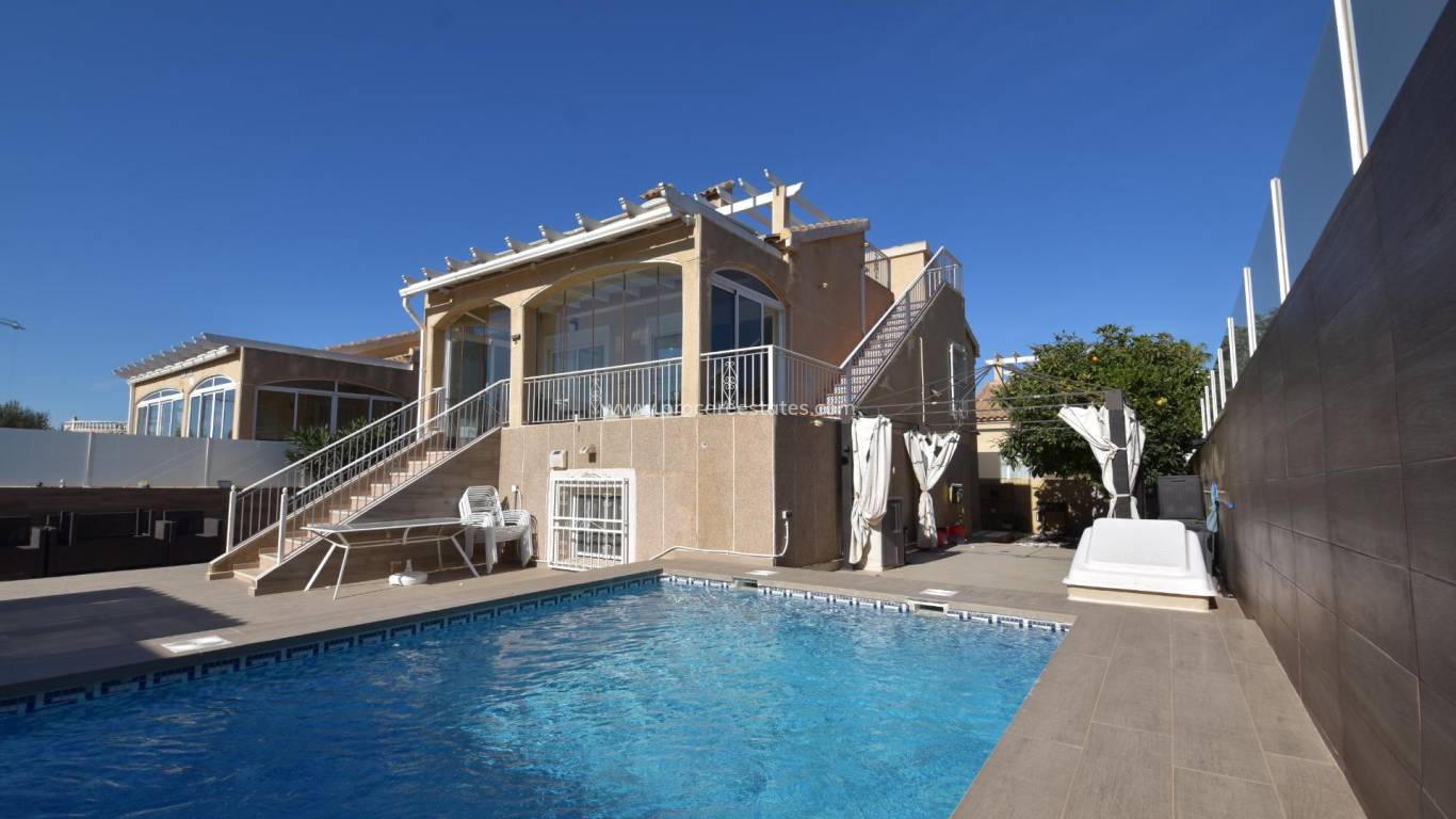 Resale - Villa - Torrevieja - Los Altos