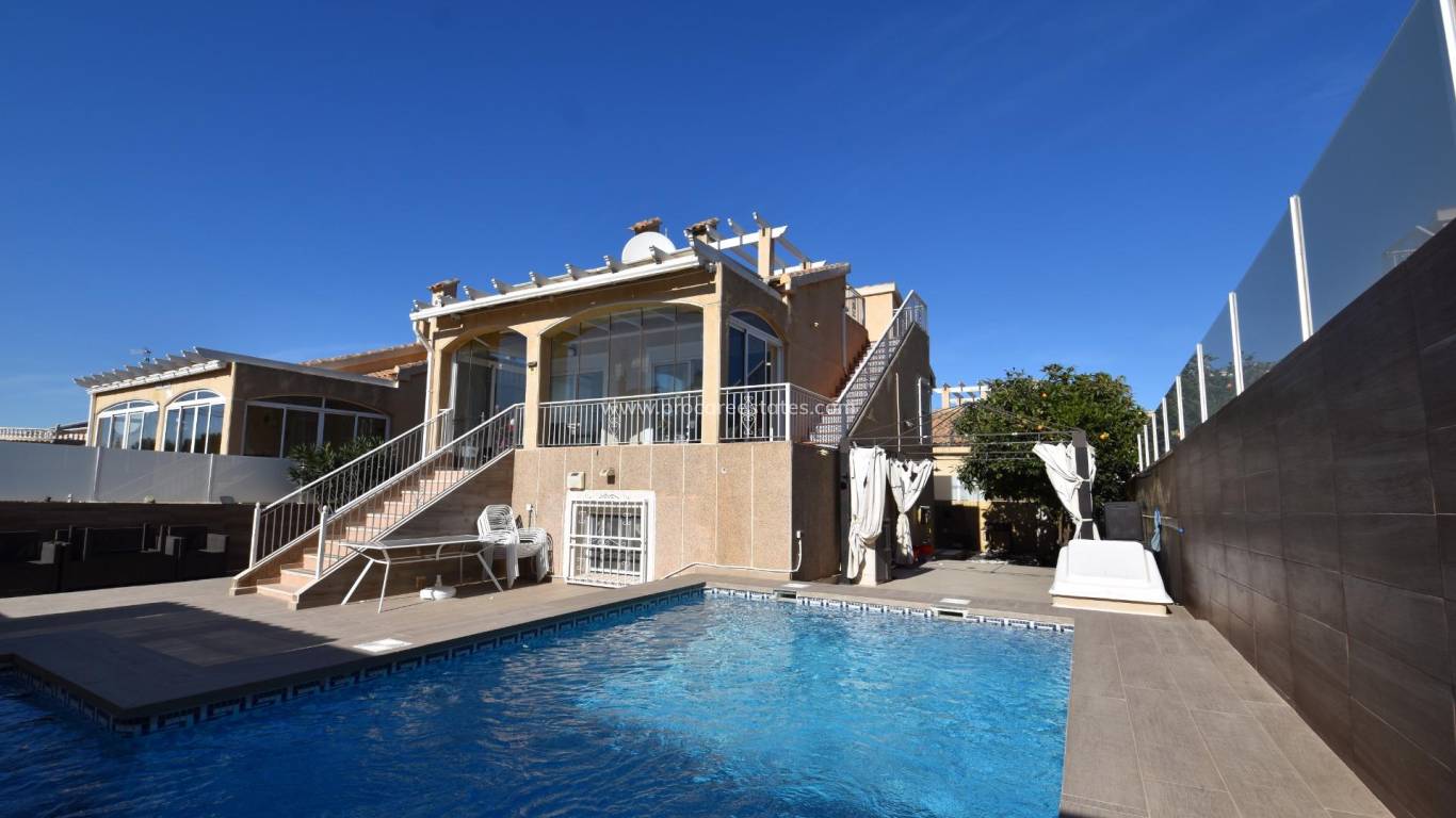 Resale - Villa - Torrevieja - Los Altos