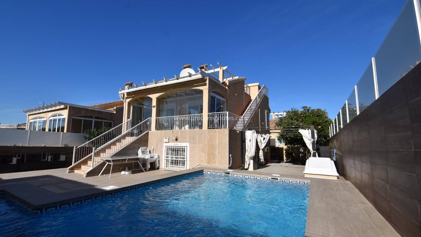 Resale - Villa - Torrevieja - Los Altos