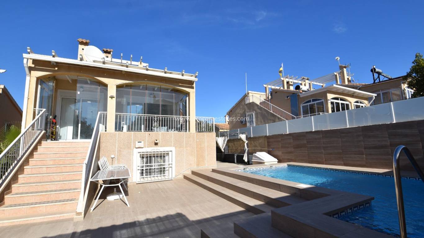 Resale - Villa - Torrevieja - Los Altos