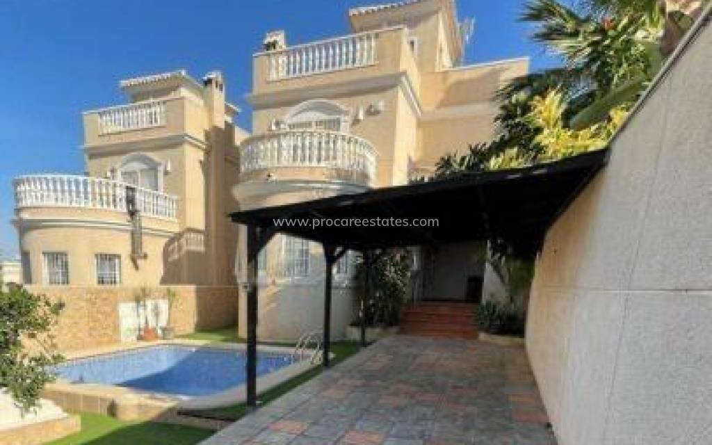 Resale - Villa - Torrevieja - Los Altos