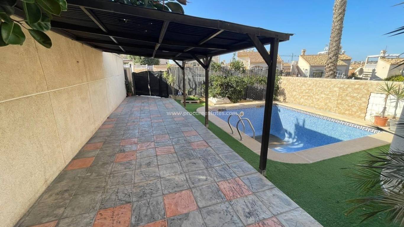 Resale - Villa - Torrevieja - Los Altos