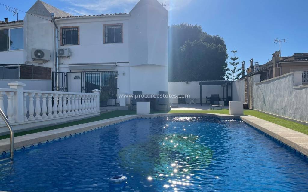 Resale - Villa - Torrevieja - Los Balcones - Los Altos del Edén