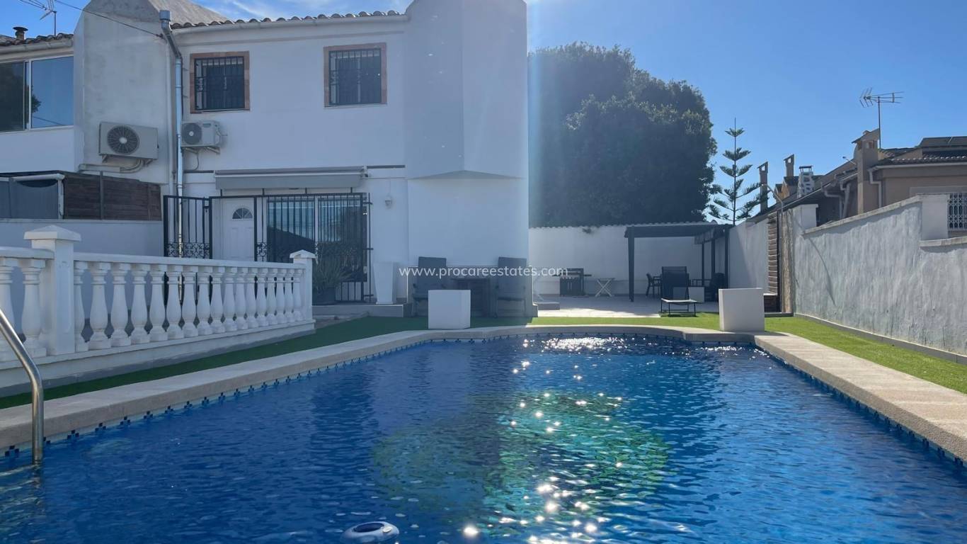 Resale - Villa - Torrevieja - Los Balcones - Los Altos del Edén