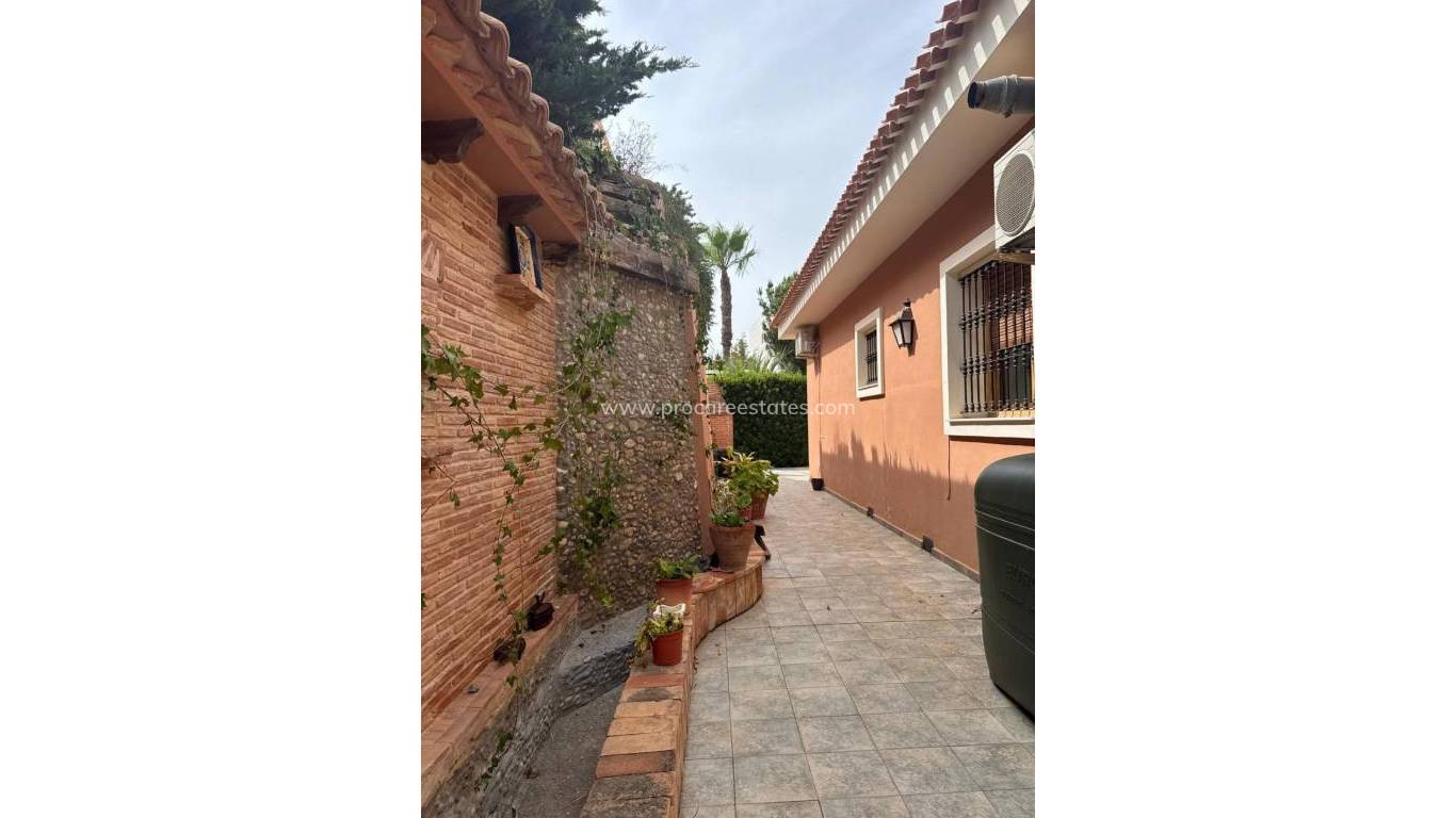 Resale - Villa - Torrevieja - Los Balcones - Los Altos del Edén