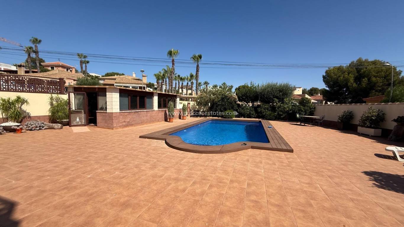 Resale - Villa - Torrevieja - Los Balcones - Los Altos del Edén