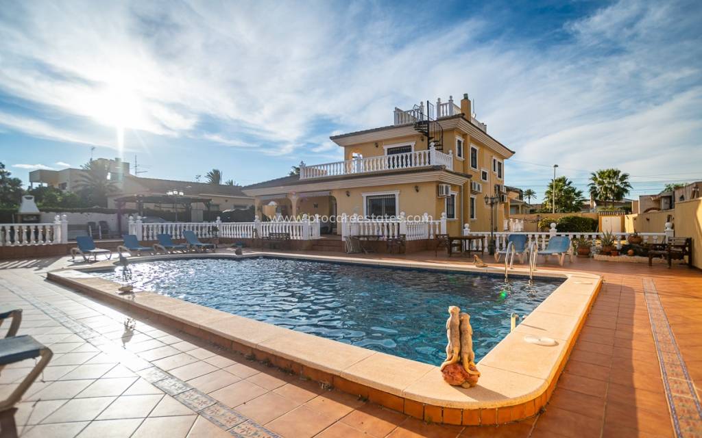Resale - Villa - Torrevieja - LOS BALCONES - LOS ALTOS