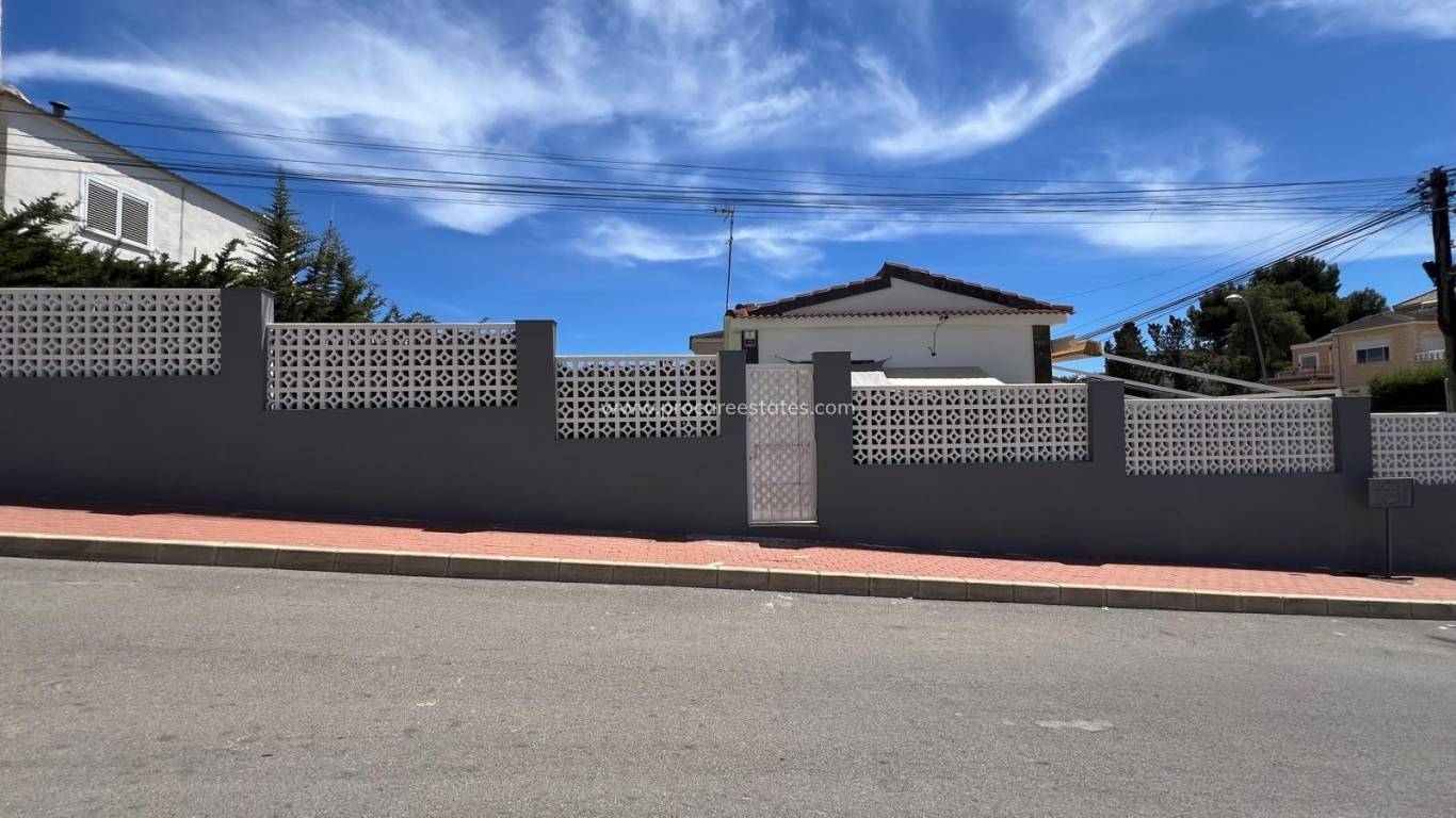 Resale - Villa - Torrevieja - Los Balcones